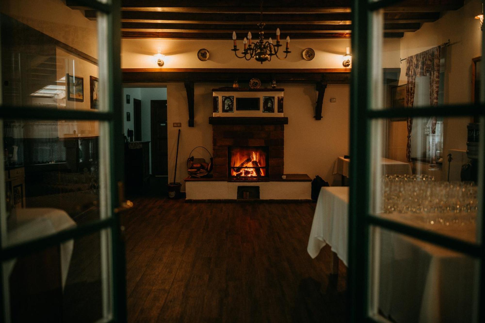 Hubertus Fogado Bed & Breakfast Csesznek Luaran gambar
