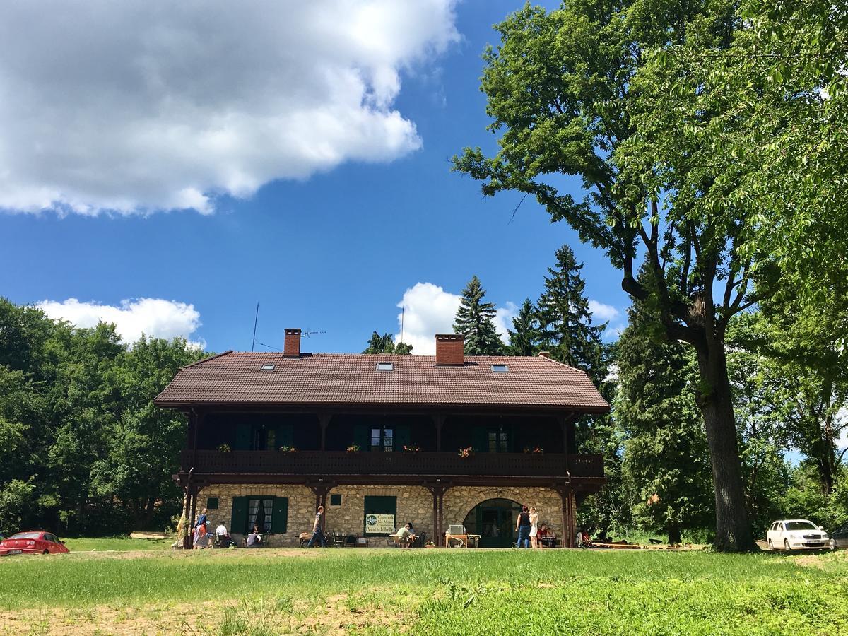 Hubertus Fogado Bed & Breakfast Csesznek Luaran gambar